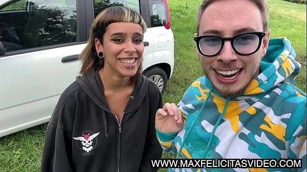 MAX FELICITAS SCOPA IN MACCHINA UNA FIAT PANDA MOON COMELALUNA RAGAZZA 18 ENNE ITALIANA