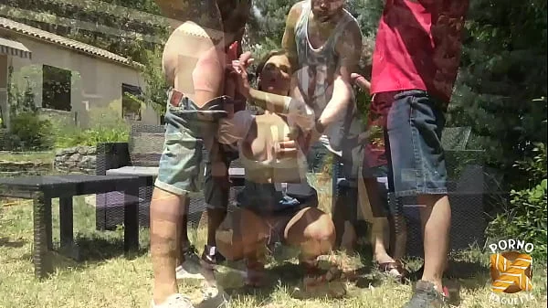 Marie, coquine aux gros seins, dans un gangbang plein de sodomie