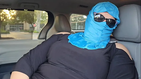 I can’t believe I couldn’t control myself, and almost got caught masturbating in the car and peeing in public (hot Kinky Muslim hijab Milf with big booty pissing outdoor)