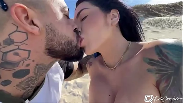 Transei com a morena gostosa Drii Cordeiro na praia, essa safada fode muito gostoso veja completo!