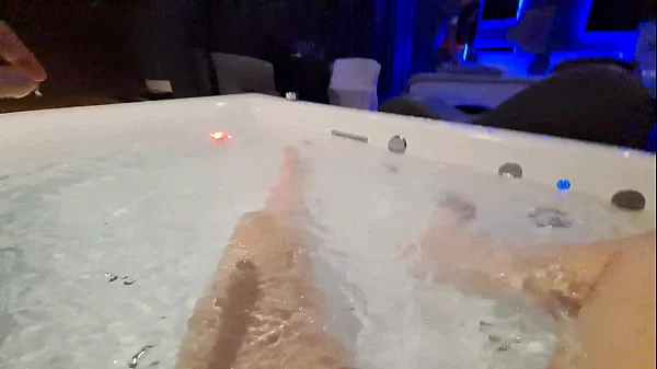 Motel Maid Fucks on the Jacuzzi for 20 Bucks