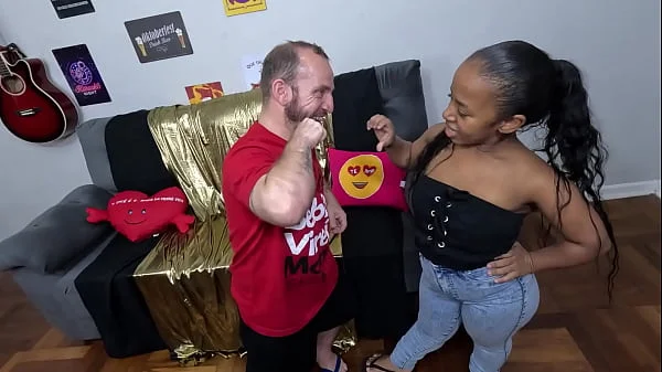 PodAnão - Dois anãozinhos e uma safada dando no pelo
