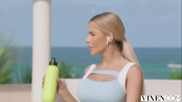 VIXEN Hard-bodied Ema Gives Gym Buddy A Real Work-Out