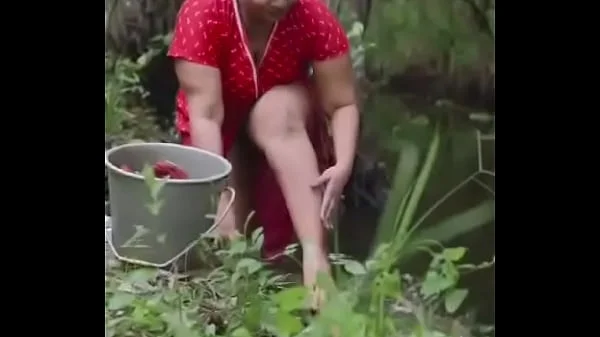 New hot and sensational Kerala mallu model in outdoor photoshoot