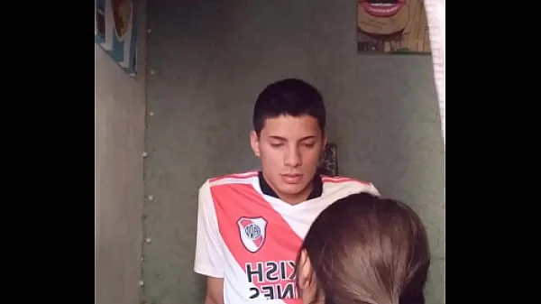 futbolista es Masturbado y tragado con la boca