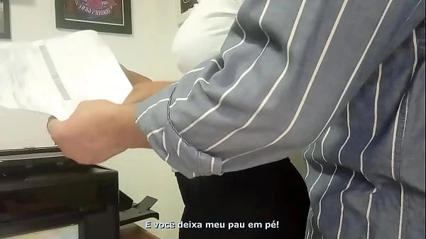 Meu Chefe começou tocando meus Seios e depois me encoxando - Julia do Spartanas