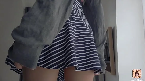 upskirt pussy no panties in public